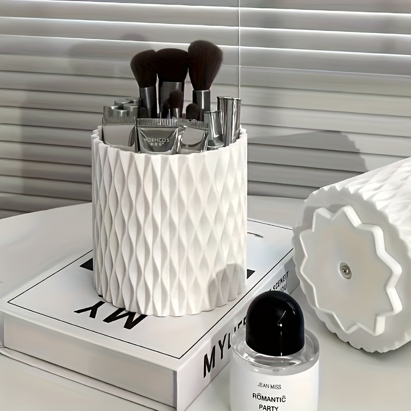 Настольный вращающийся на 360  – обзор и цена Blush Brush Kabuki