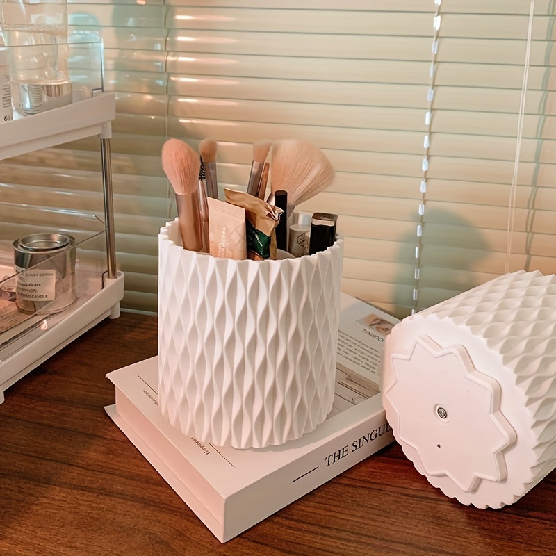 Настольный вращающийся на 360  – обзор и цена Blush Brush Kabuki